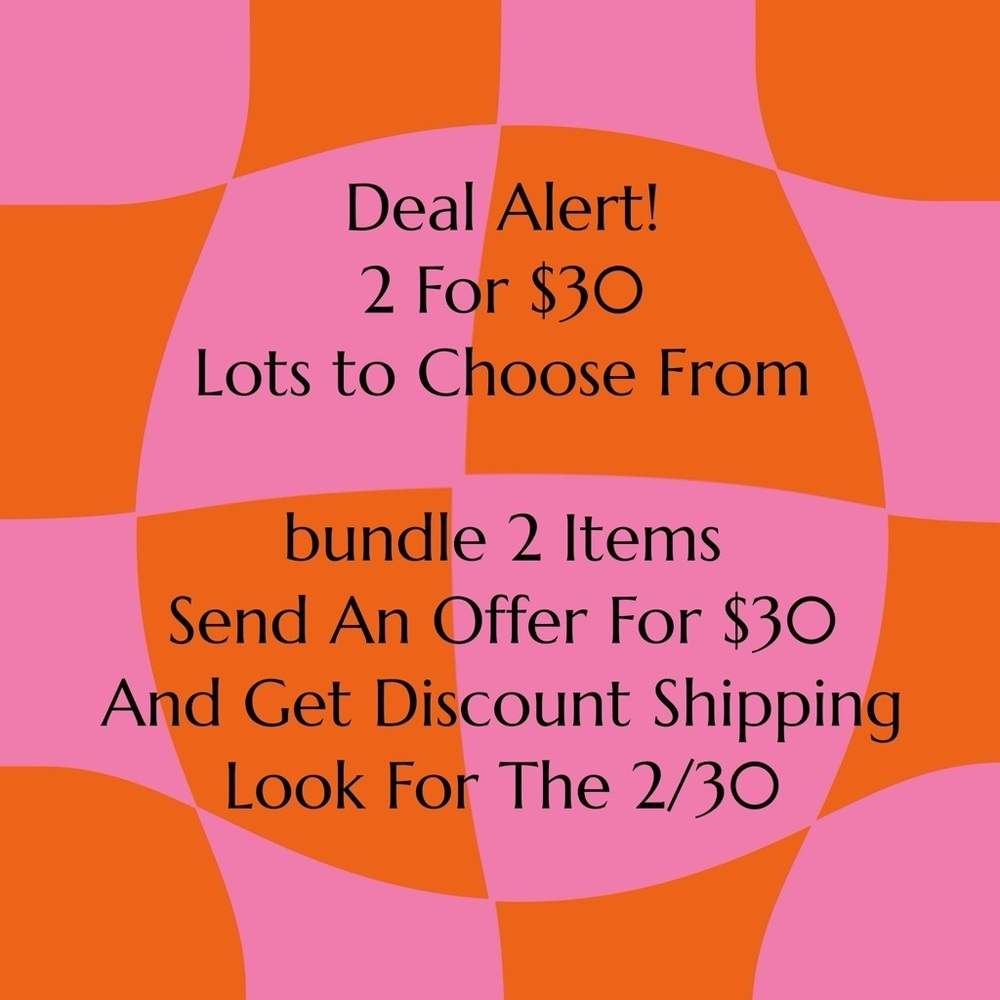 2/$30 Angie Blouse Woman’s Size Medium V Neck Flutter Sleeves New With Tags